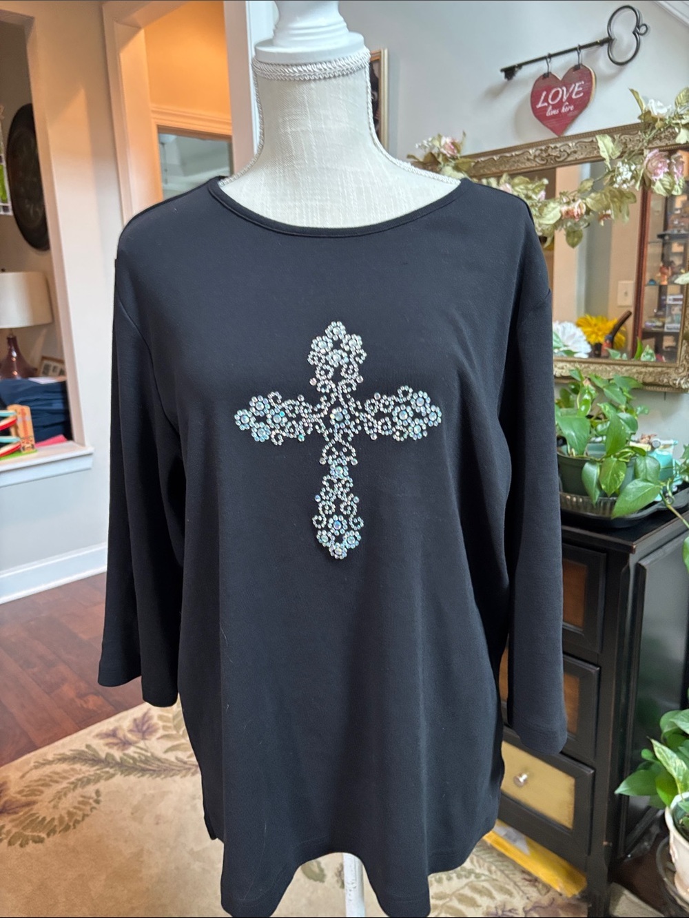 Quacker Factory black women’s top with rhinestones size XL